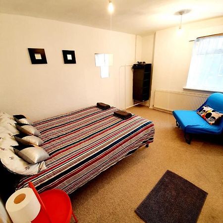 Rayleigh Town Centre 2 Bedroom Apartment Exteriör bild